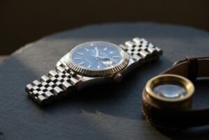 ロレックスの偽物の見分け方を道具なしからルーペ確認まで段階的に解説